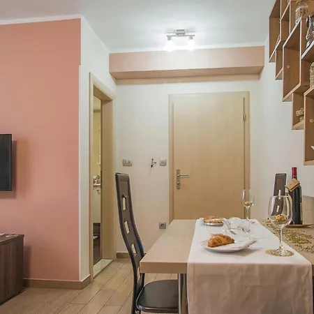 Apartment Holiday Center Ivona Zadar