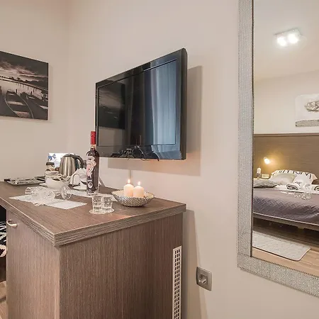 Center Ivona شقة