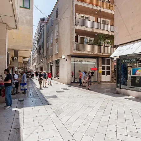 Apartment Holiday Center Ivona Zadar
