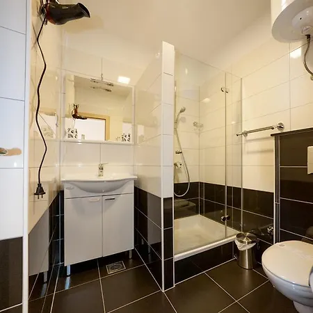 Apartment Holiday Center Ivona