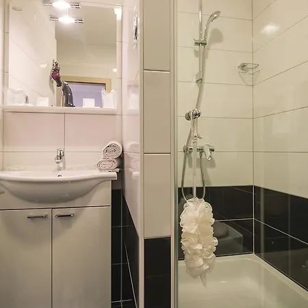 Apartment Holiday Center Ivona *